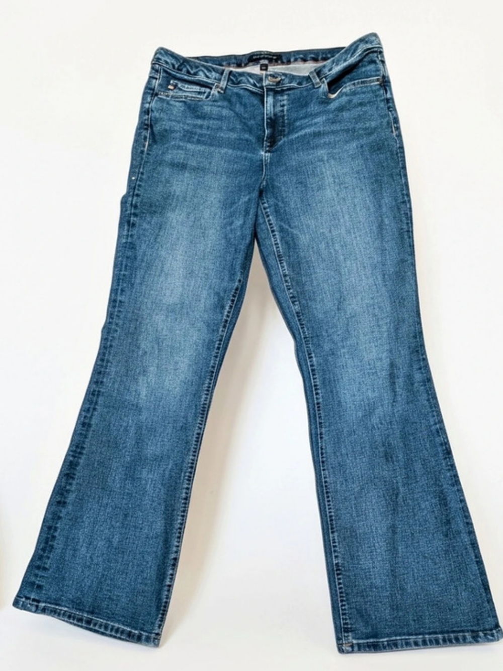 Tommy Hilfiger Mid-Rise Bootcut Jeans Flare Jeans in Blue Waist 16